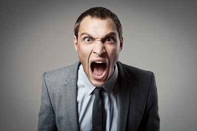 5 tips for dealing with angry borrowers during loan signings